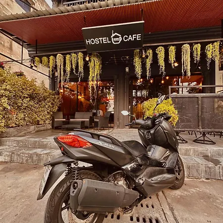 Hostel Friends Station & Cafe